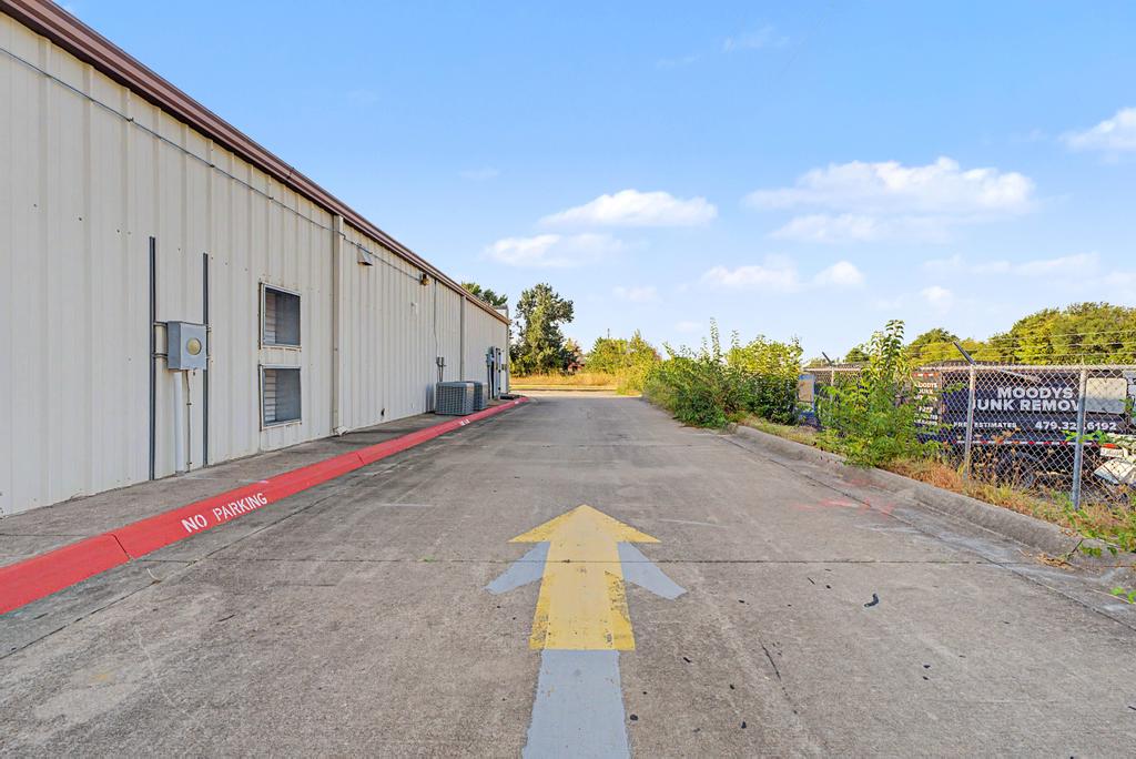 main property photo 14