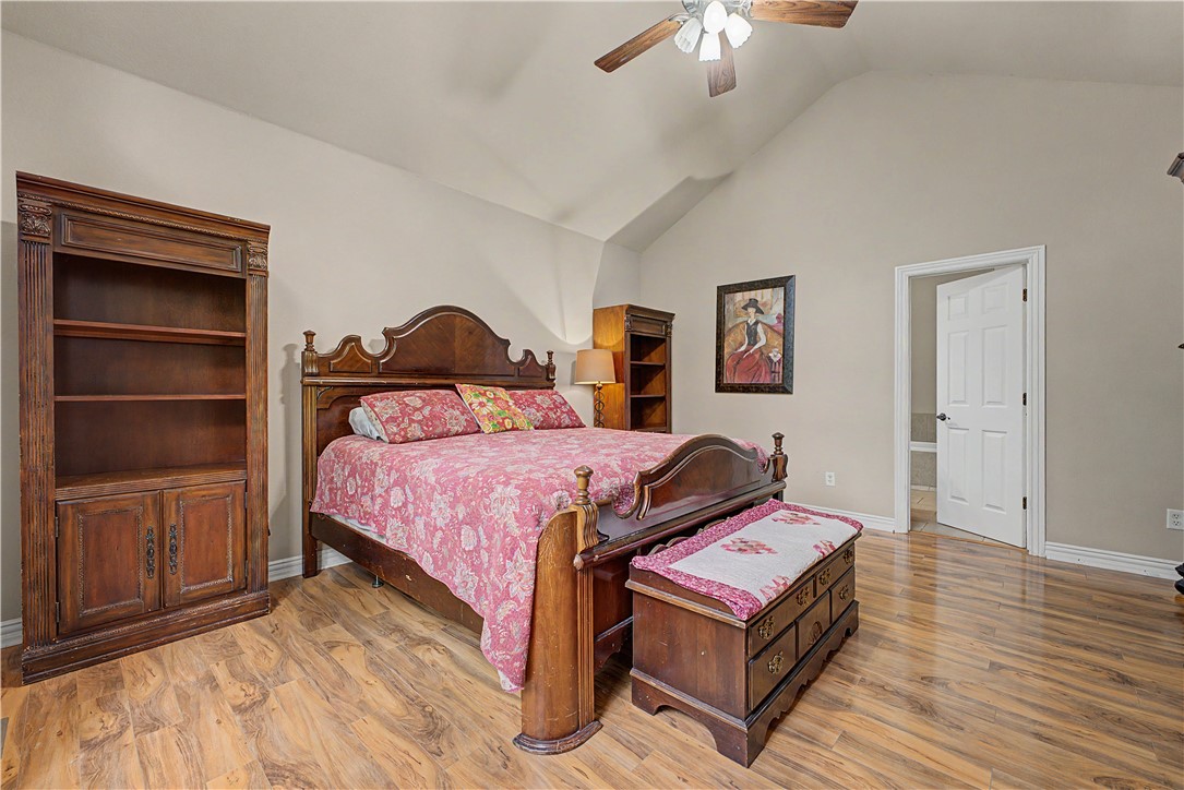 main property photo 16