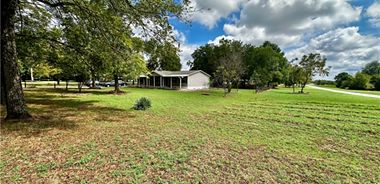 image of property with 3 Bed | 2 Bath | 1,560 Sqft
