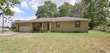 image of property with 4 Bed | 2 Bath | 1,918 Sqft