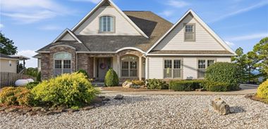 image of property with 3 Bed | 3 Bath | 2,881 Sqft