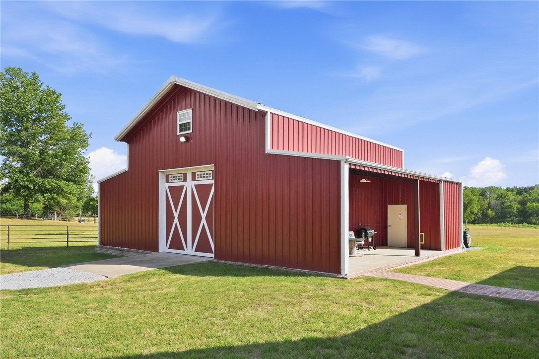 main property photo 30