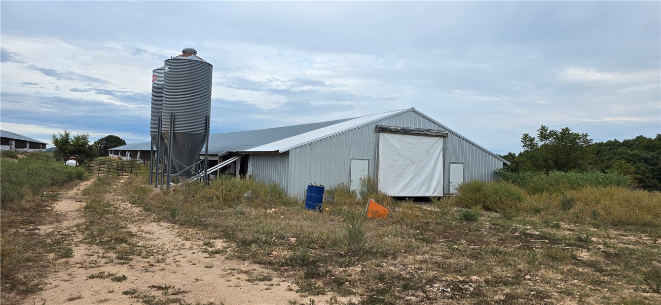 main property photo 11