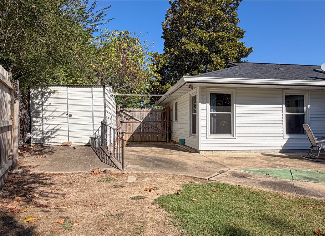 main property photo 12
