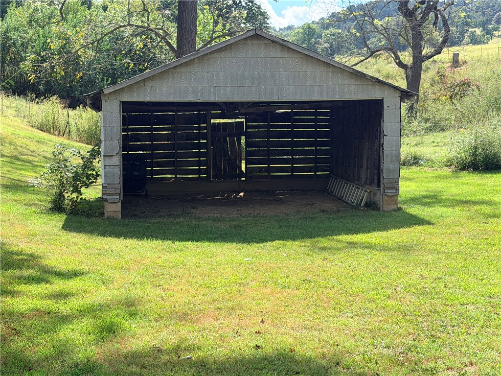 main property photo 7
