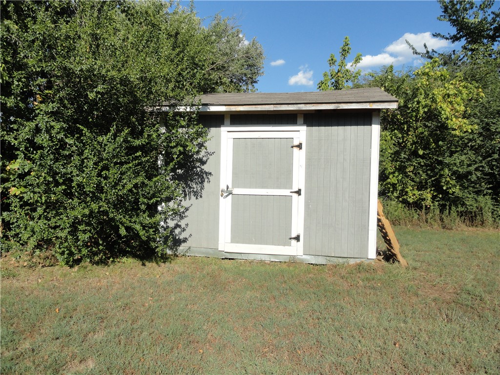 main property photo 17