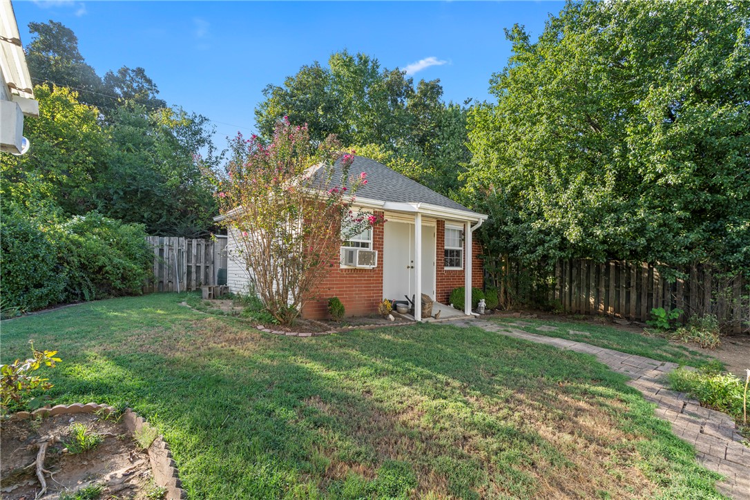 main property photo 28