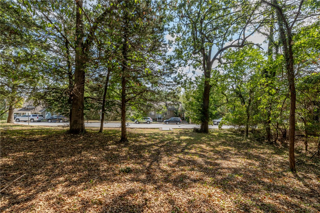 main property photo 17