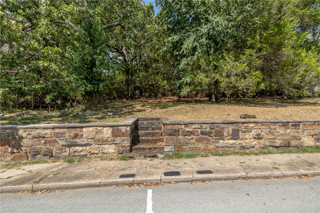 main property photo 9