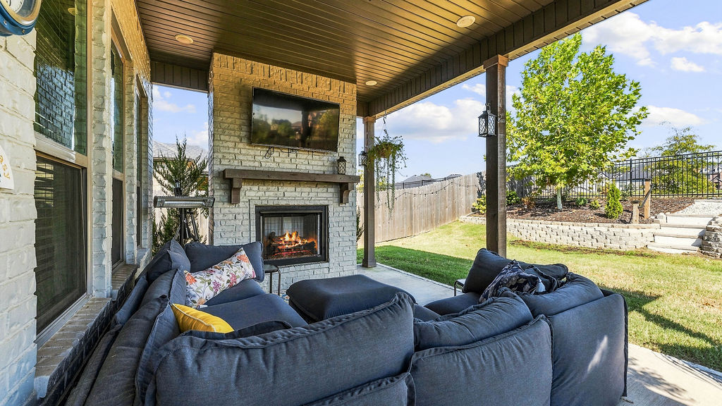 main property photo 32