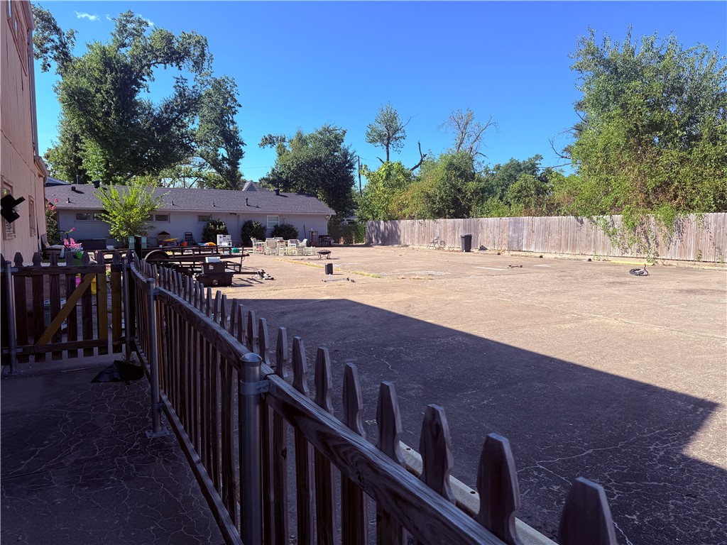 main property photo 12