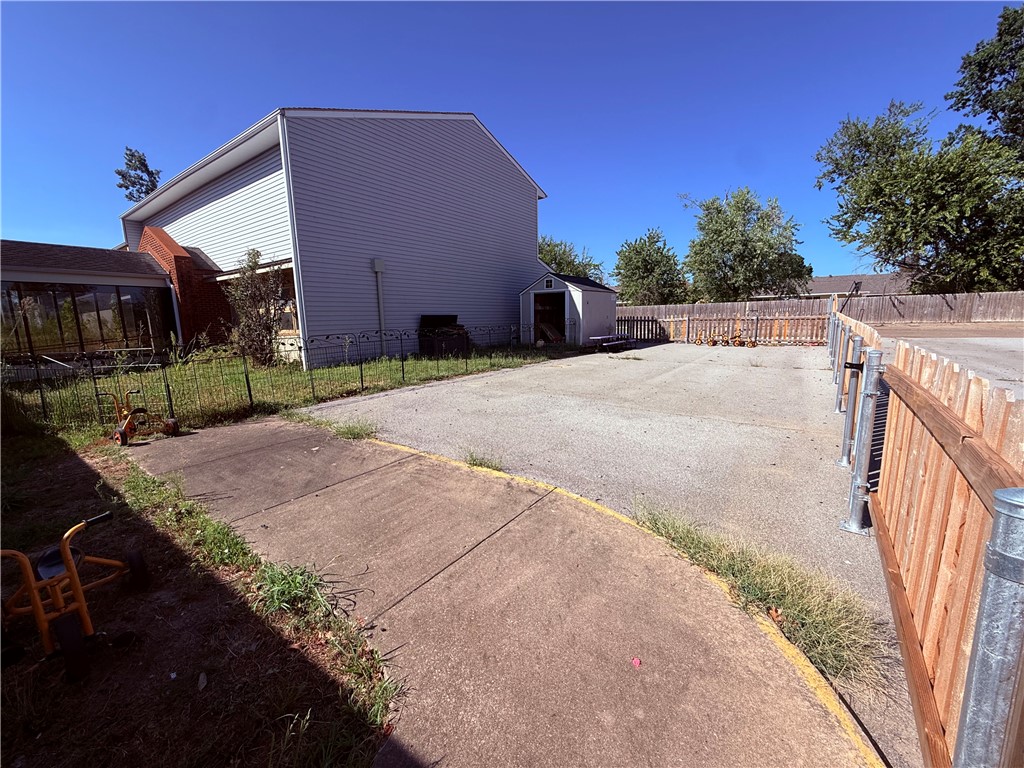 main property photo 13