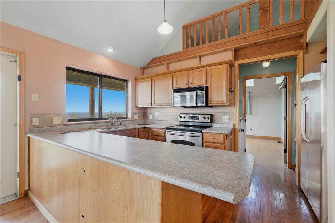 main property photo 8