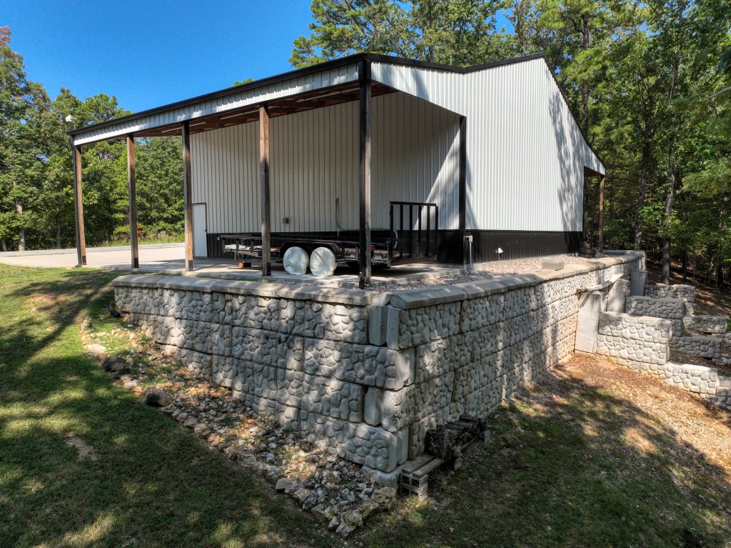 main property photo 9