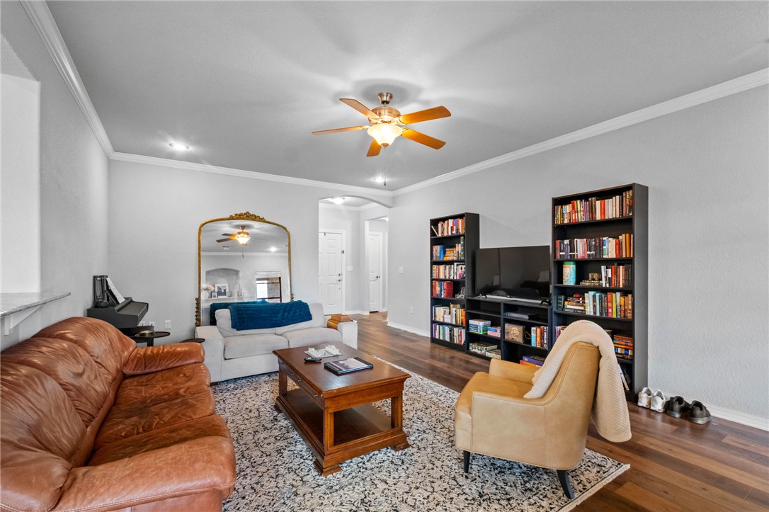 main property photo 7