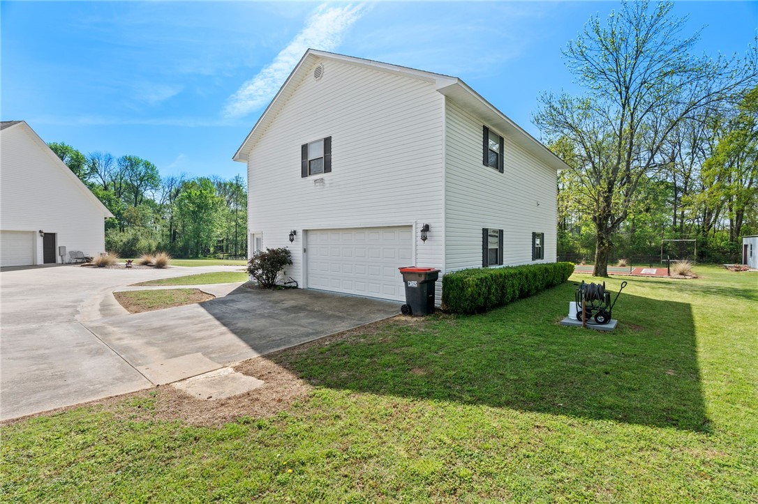 main property photo 41