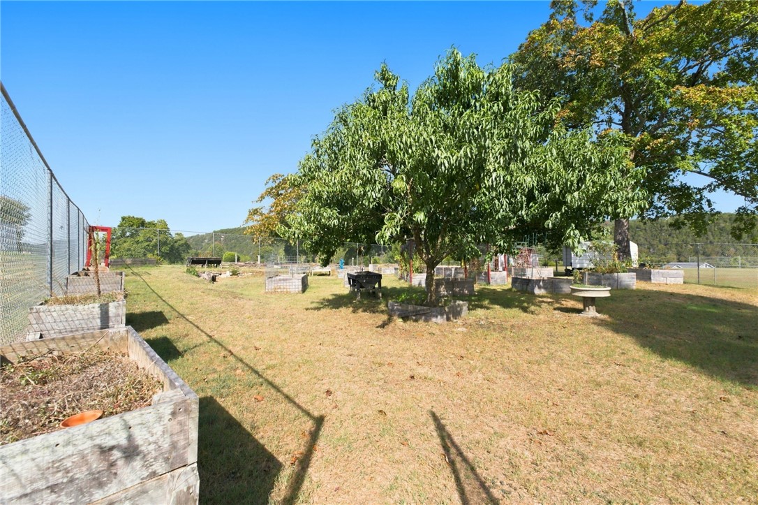 main property photo 41