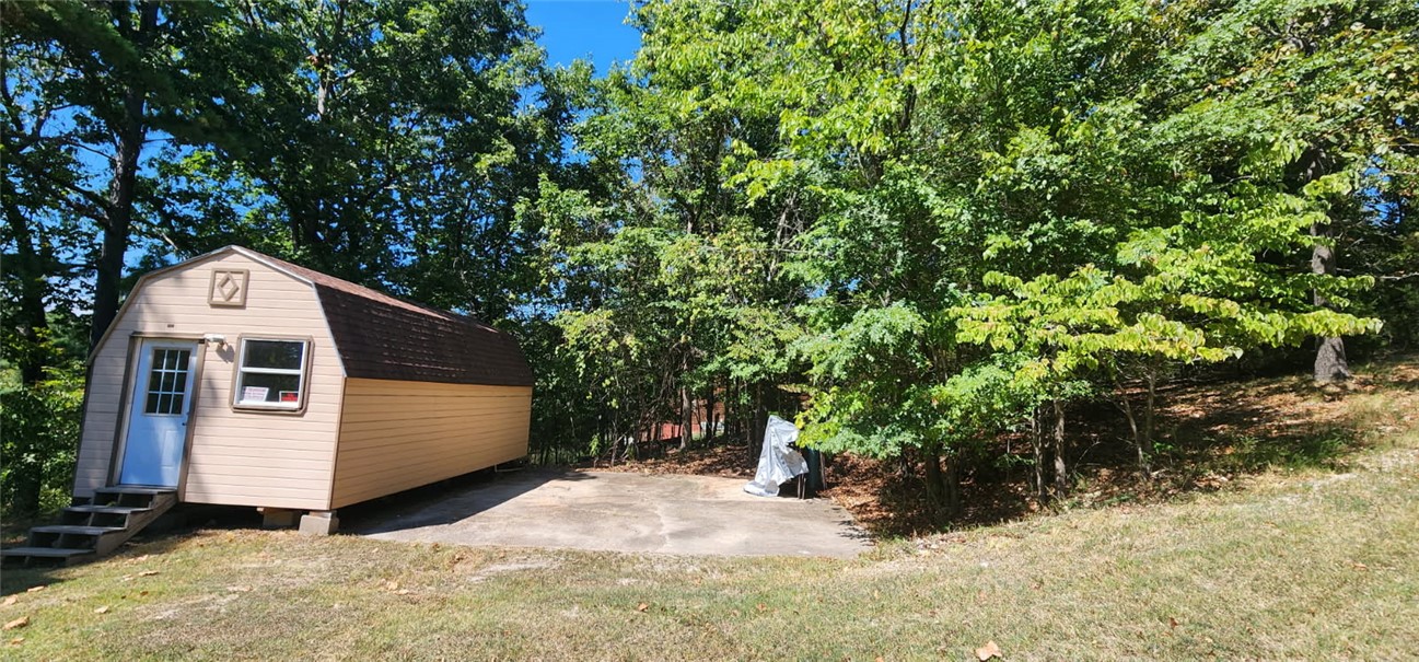 main property photo 17