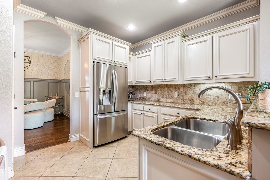 main property photo 7