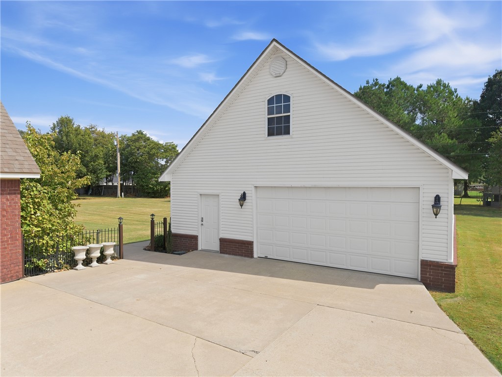 main property photo 29