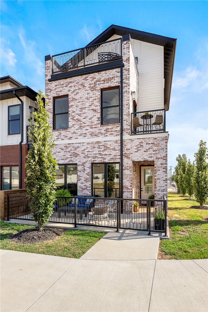 main property photo 28
