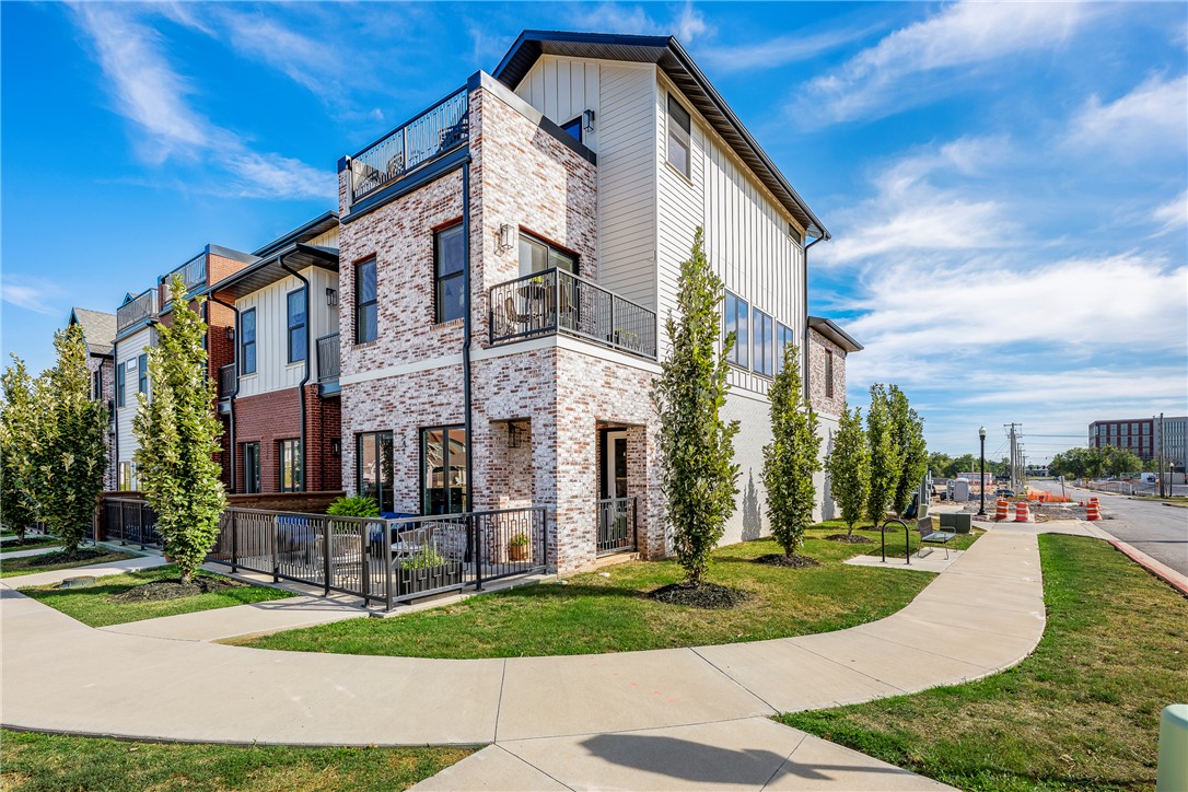 main property photo 30