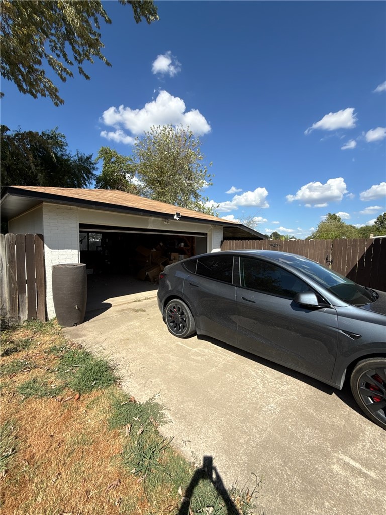 main property photo 17