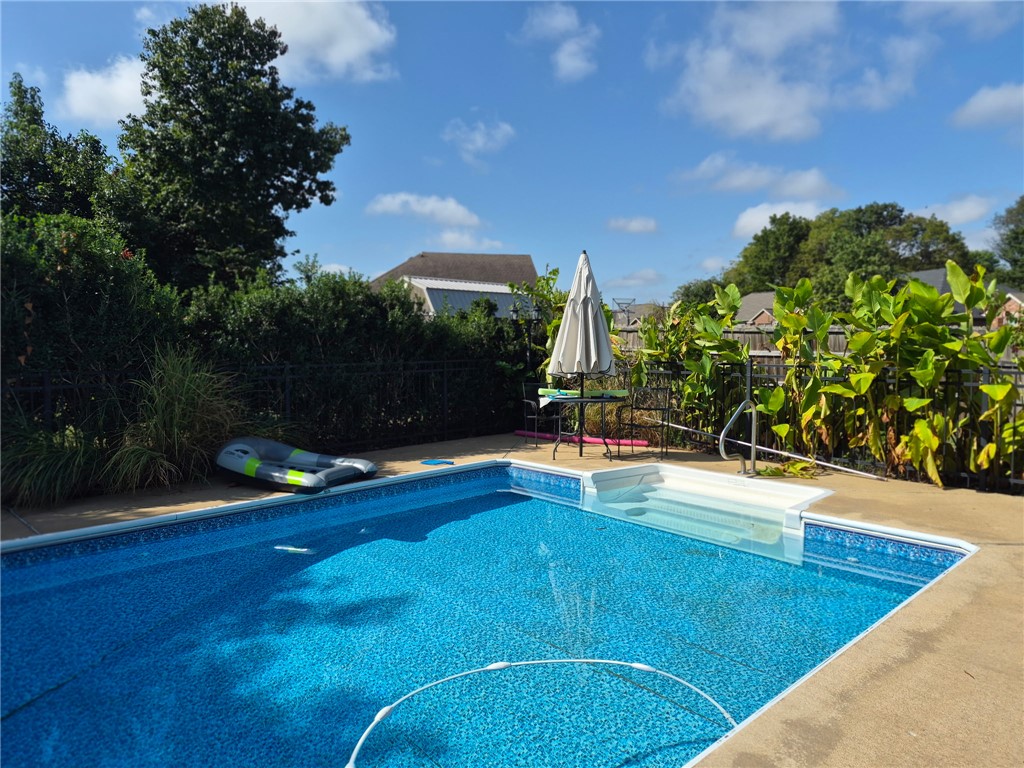 main property photo 6