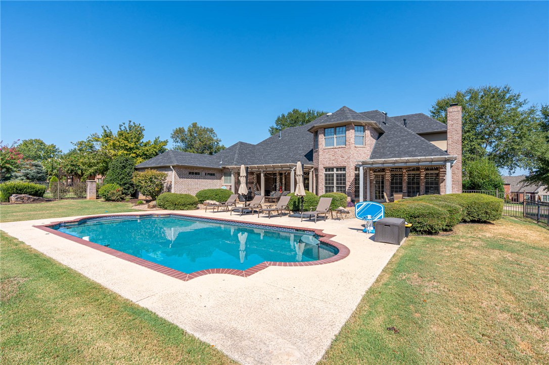 main property photo 9