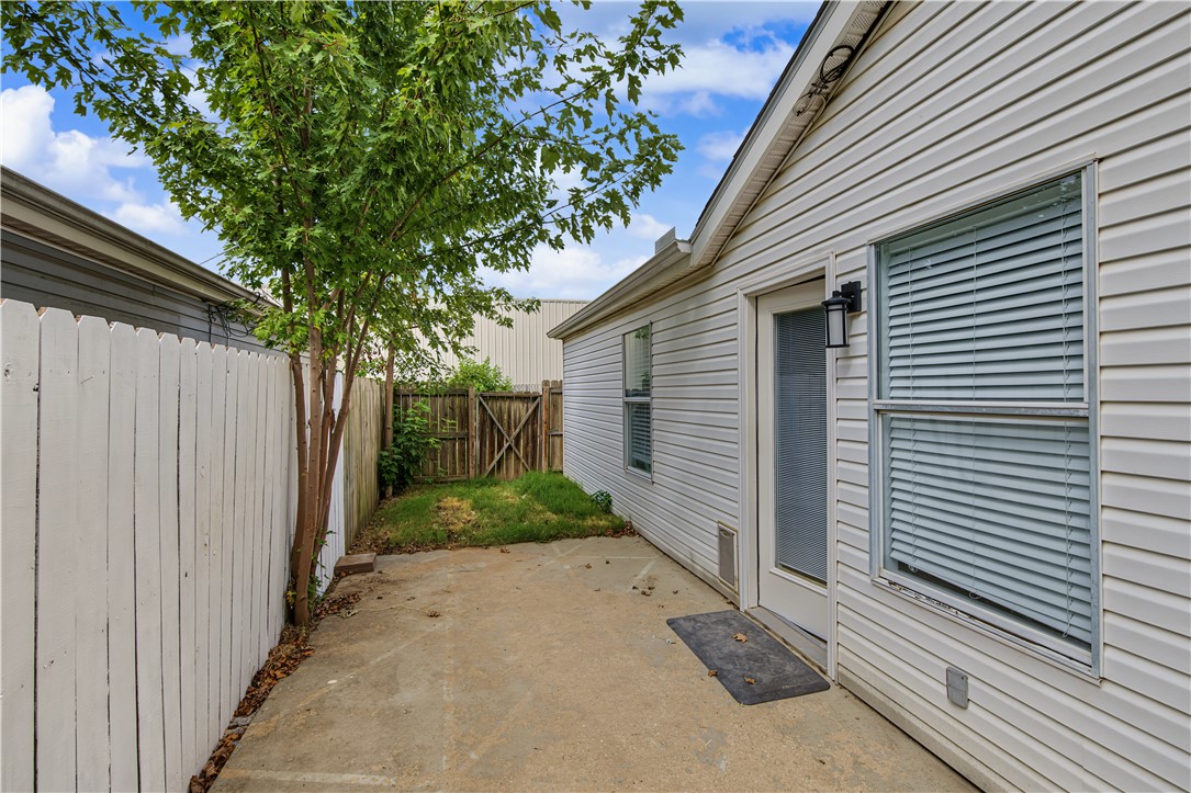 main property photo 16