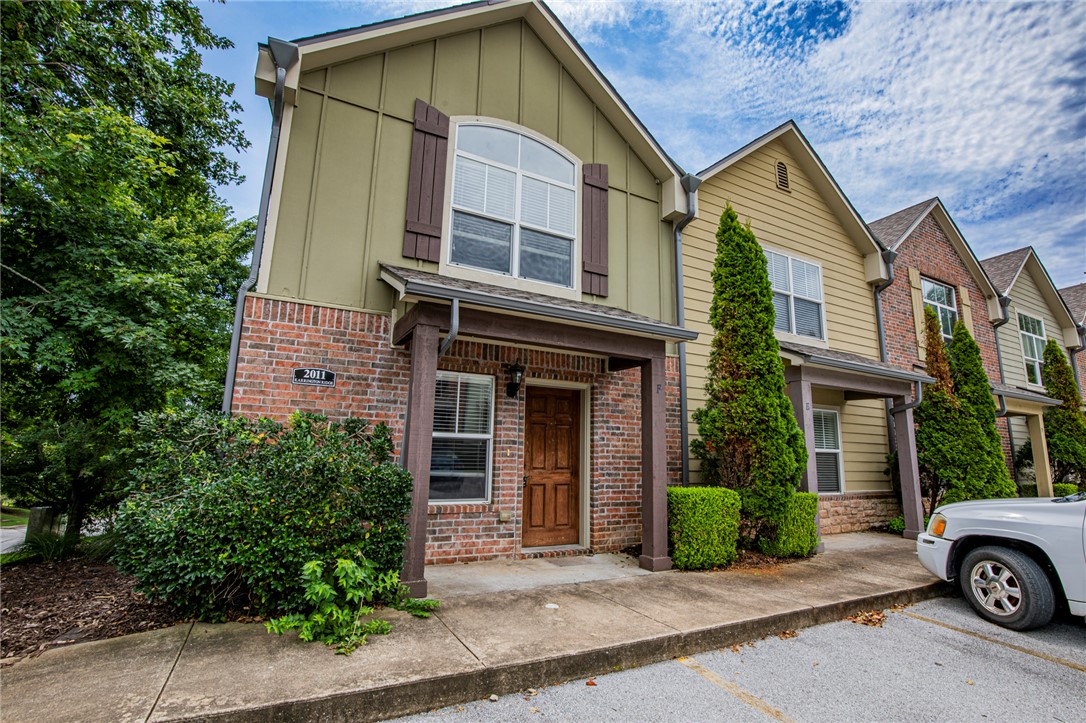 main property photo 17