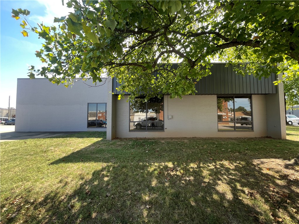 main property photo 14