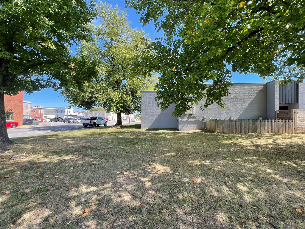 main property photo 40