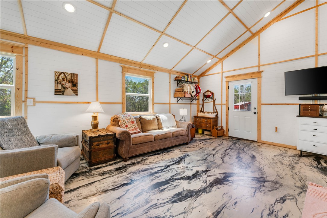 main property photo 17