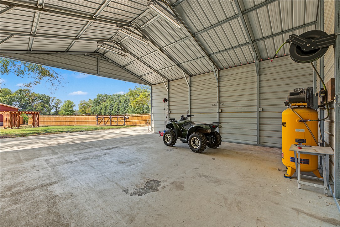 main property photo 11