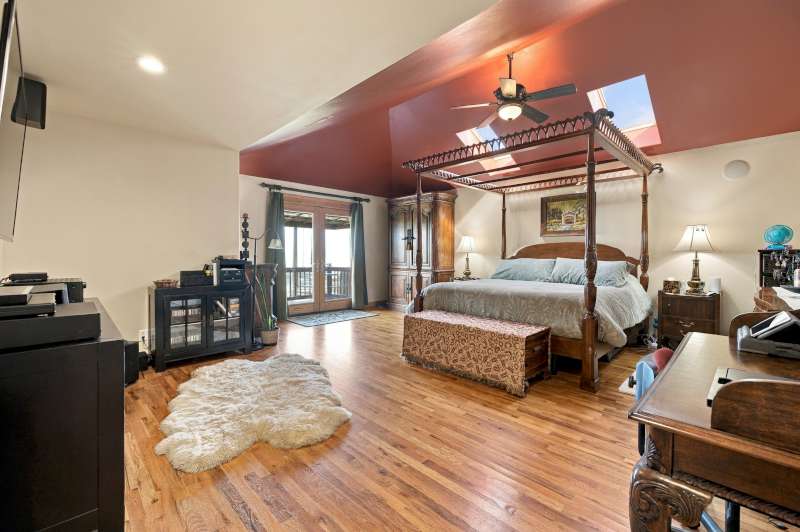 main property photo 20