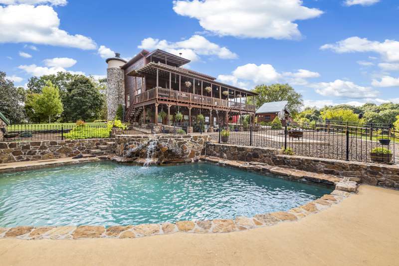 main property photo 43