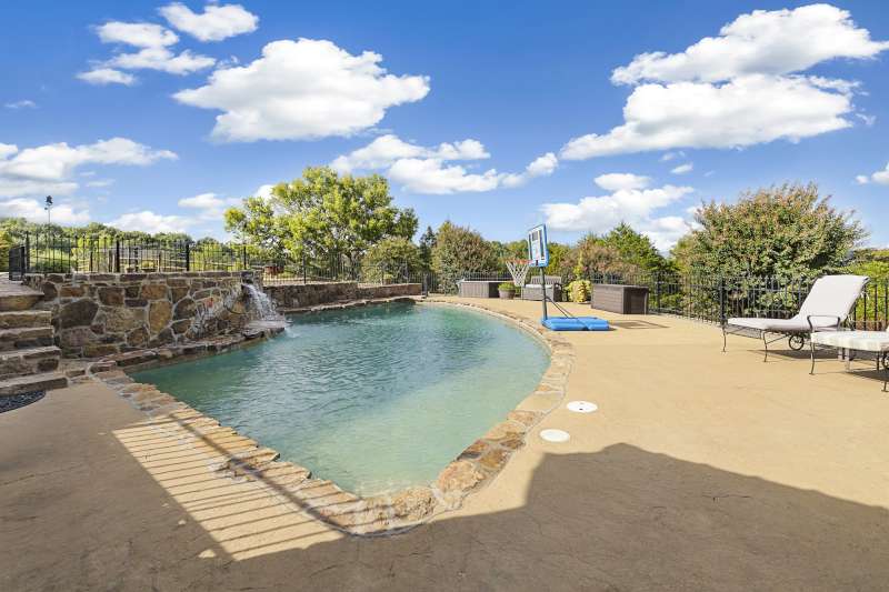 main property photo 45