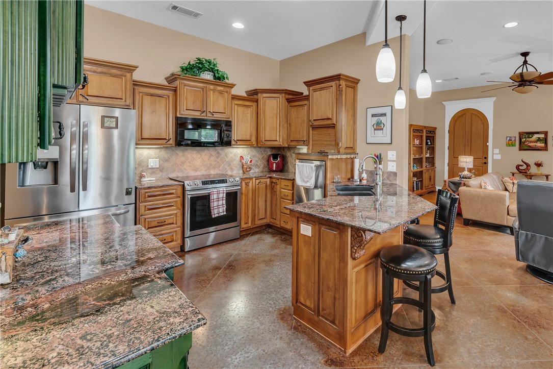 main property photo 10