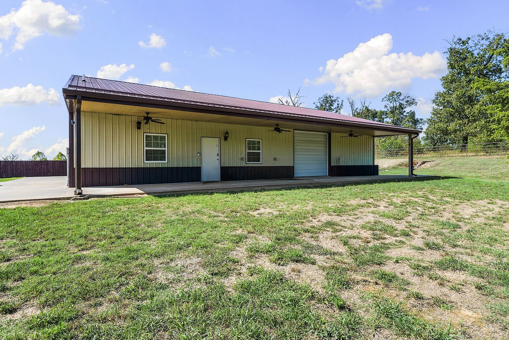 main property photo 40