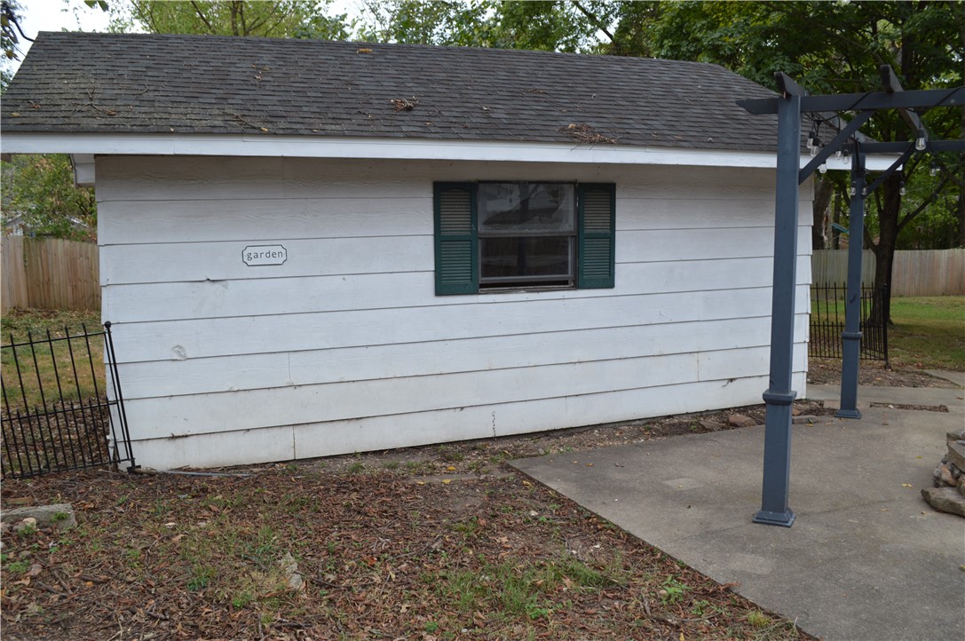 main property photo 9