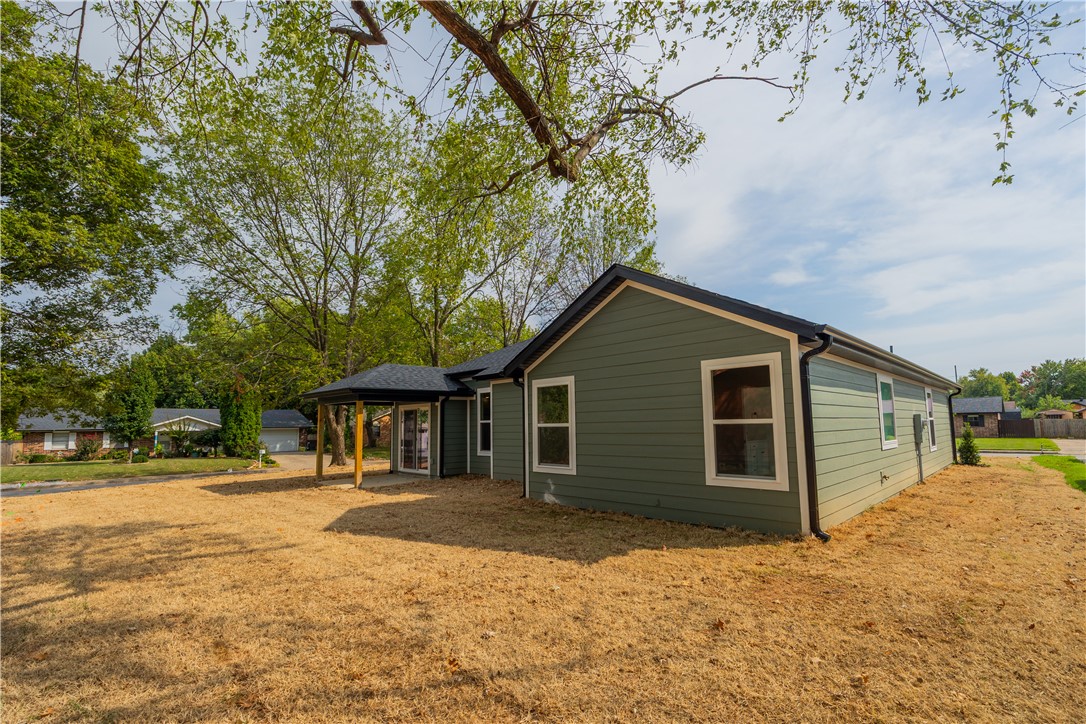 main property photo 22