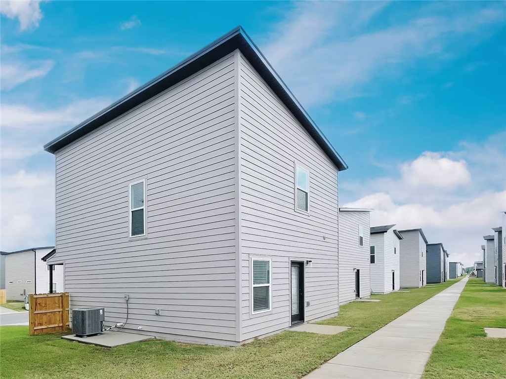 main property photo 28