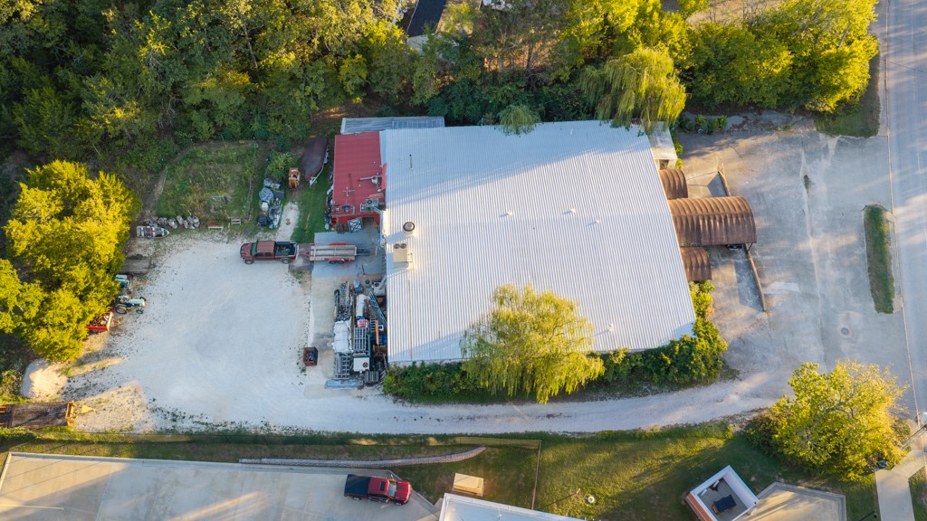 main property photo 28