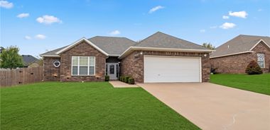 image of property with 3 Bed | 2 Bath | 1,609 Sqft