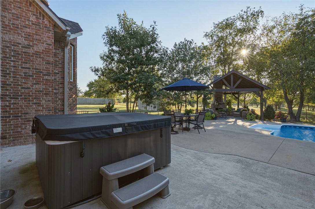 main property photo 37
