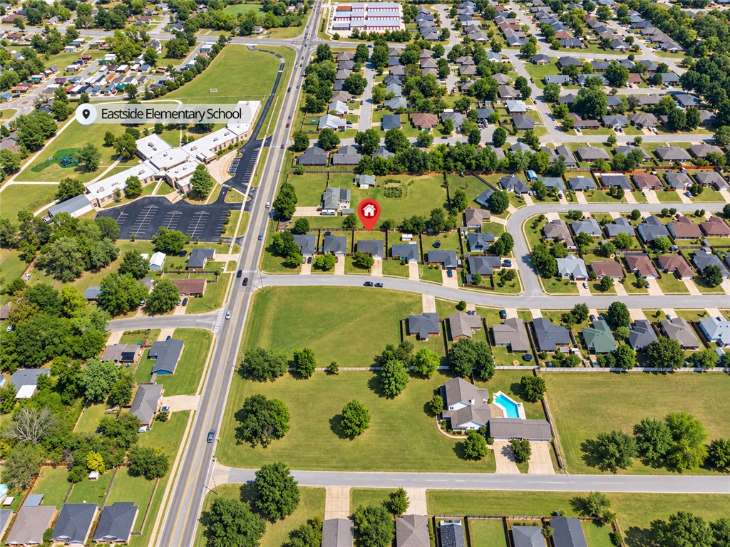 main property photo 16