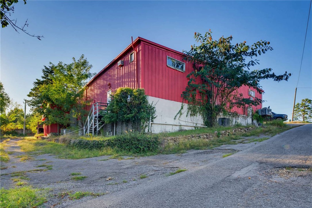 main property photo 25