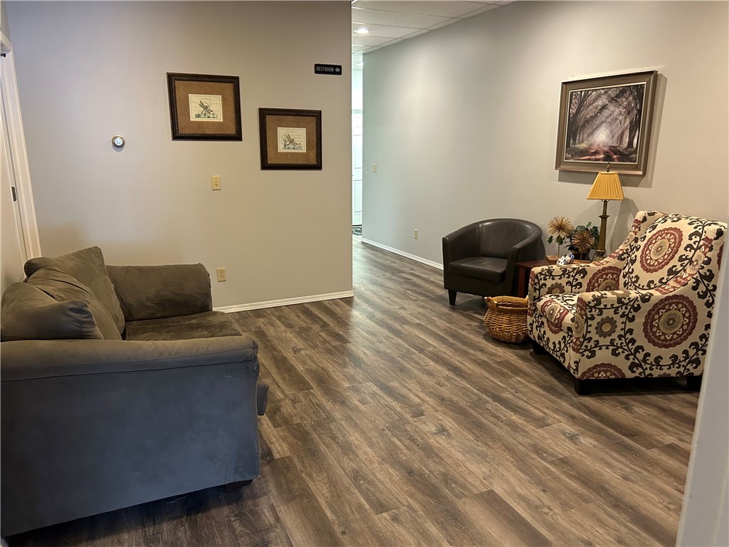 main property photo 7