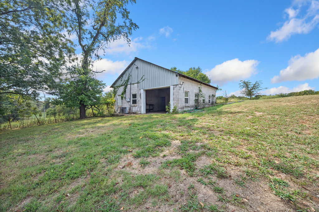 main property photo 23